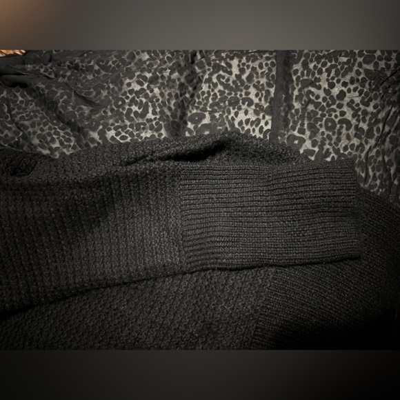 Banana Republic women's black sweater - Picture 4 of 6